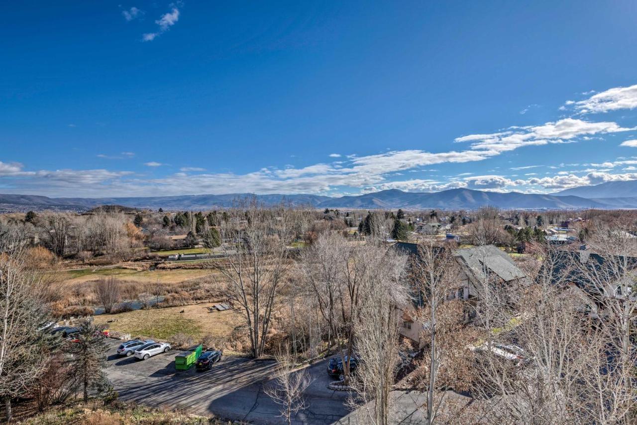 Large, Cozy Midway Studio With Mountain Views! Exterior photo